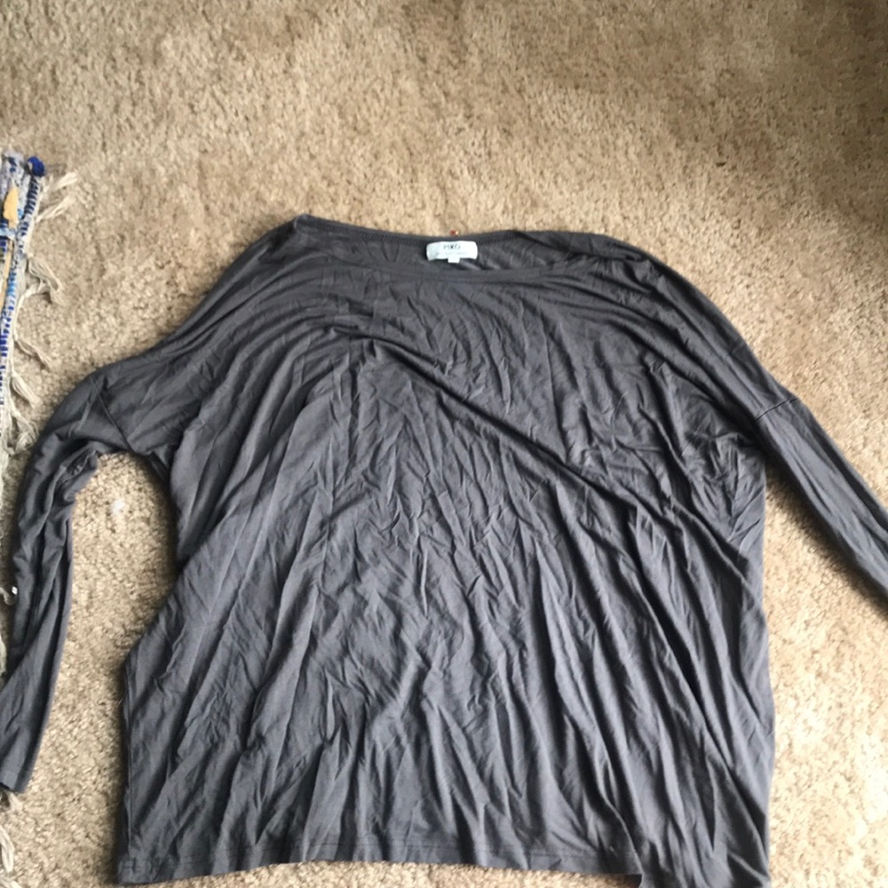 Gray piko top